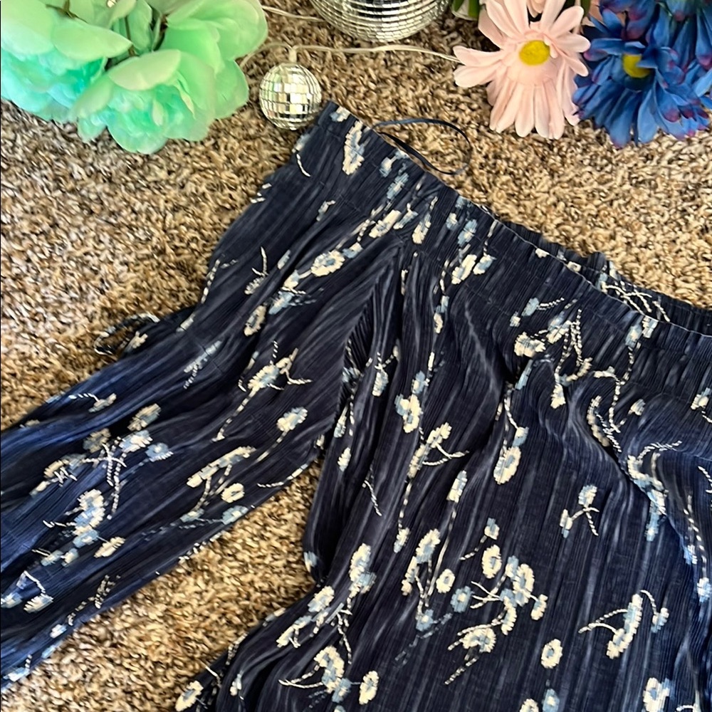Blue Ruffled Off-the-Shoulder Blouse - Picture 4 of 10